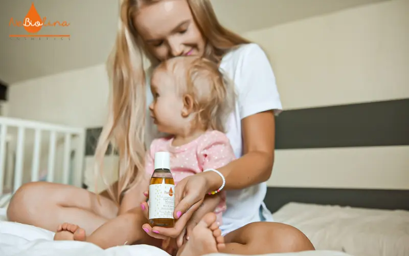 Dầu massage NeBiolina chứa đựng giọt vàng mang trọn yêu thương