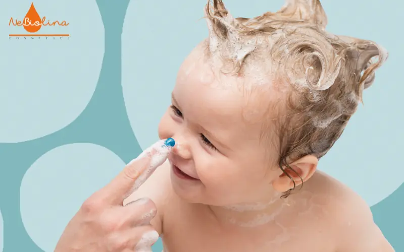 Sữa tắm cho trẻ sơ sinh nên chọn loại có hương thơm nhẹ hoặc không mùi