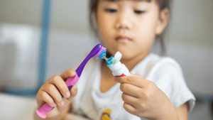 Safe to swallow toothpaste for baby main vi vn