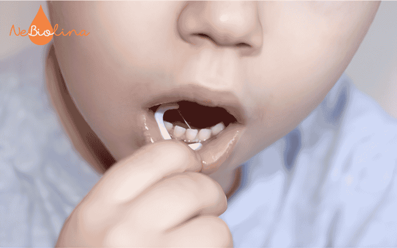 Dùng chỉ nha khoa giúp vệ sinh răng miệng kĩ hơn